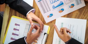 mengelola keuangan bisnis - Topikalitas Digital Media cara membuat perencanaan keuangan