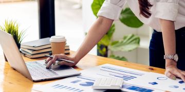 mengelola keuangan bisnis - Topikalitas Digital Media tips mengelola keuangan bisnis