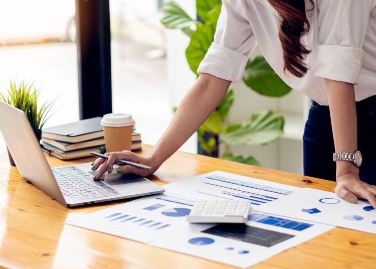 mengelola keuangan bisnis - Topikalitas Digital Media tips mengelola keuangan bisnis